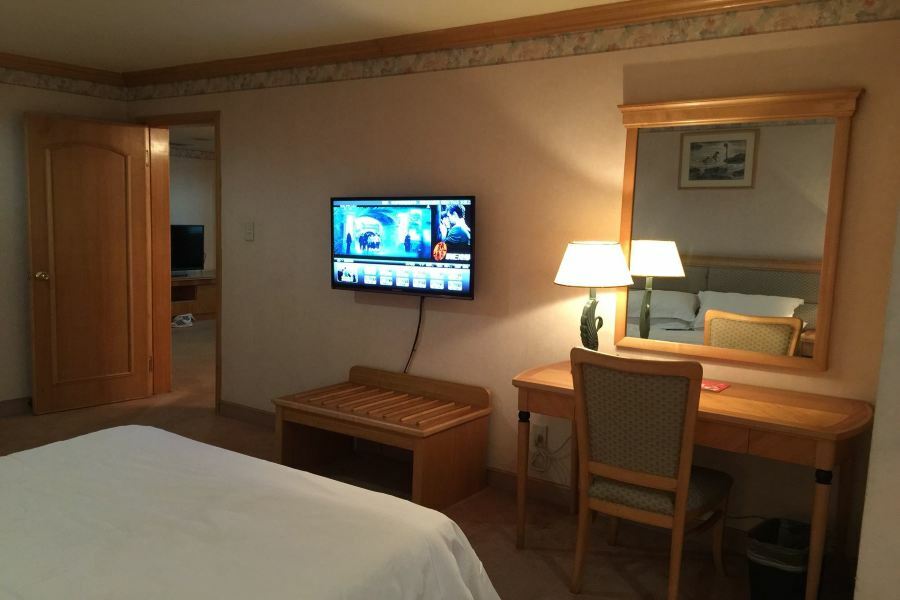Guangzhou New Century Hotel Bagian luar foto